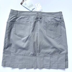 N'VO Ladies Golf skirt, Skort, Size 10, Black and White with Pleats, New W/ Tags